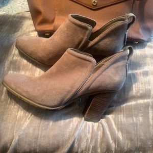 Vince Camuto Francia Booties, color Foxy